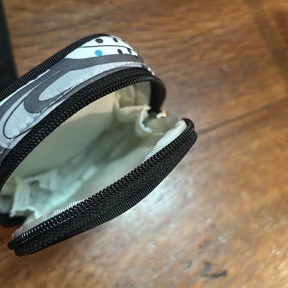 LeSportsac Wristlet birds - Picture 7 of 11